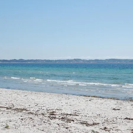 Three-bedroom Holiday In * Ebeltoft